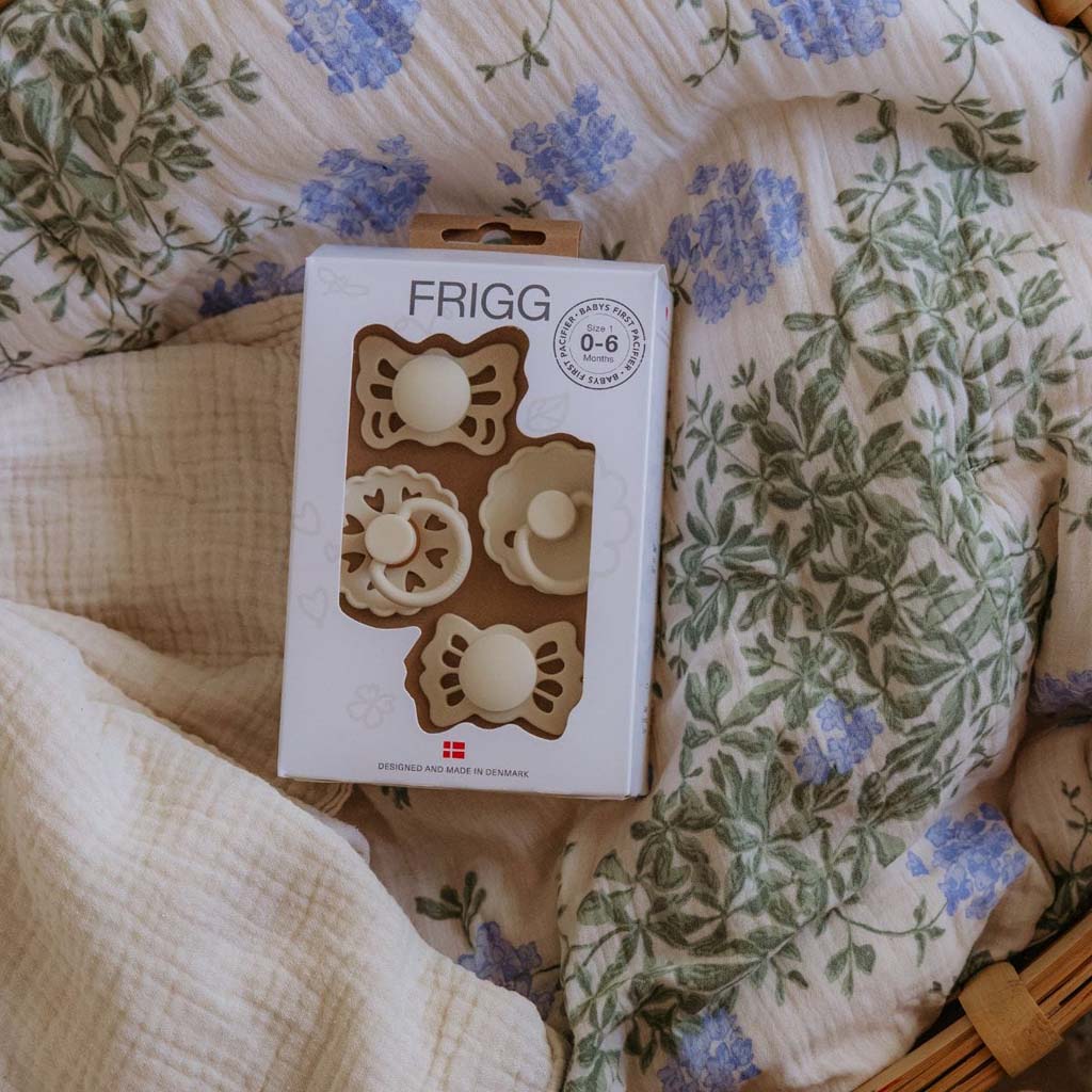 FRIGG Fopspeen 0 - 6 maanden Baby’s First pacifier - Floral Heart Cream - 4 stuks