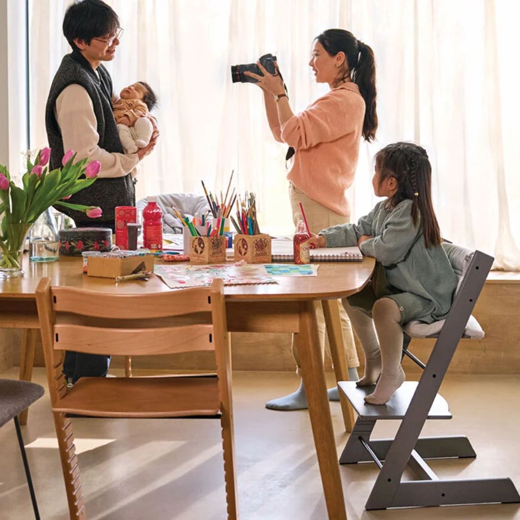 Stokke® Eetstoel Tripp Trapp® Bundel Storm Grey + Baby set²