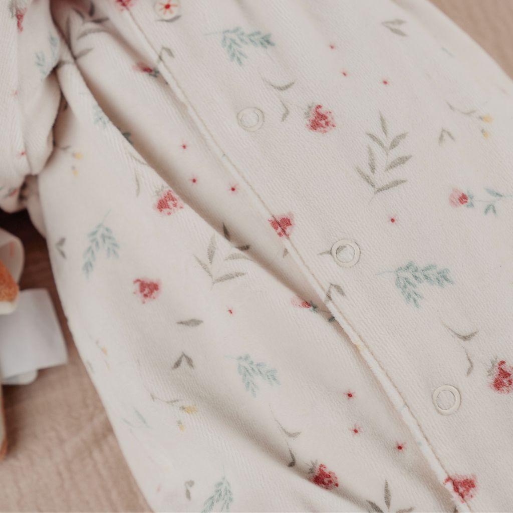 Noukie's Pyjama fluweel Romantic flowers uniseks