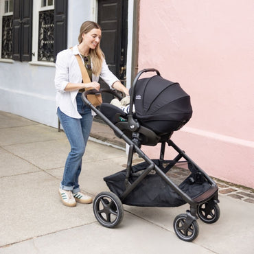Joie Kinderwagen Versiti Sandstone + Adapters + mand