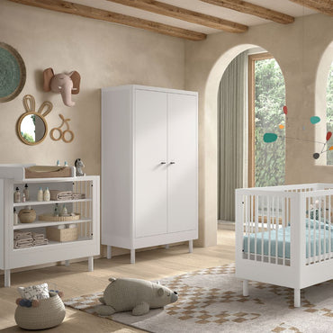 Jaxx 3-delige babykamer (Babybed L 60 x B 120 cm + Verzorgingstafel met verlengstuk + Kast met 2 deuren) Forrest Beuk Wit