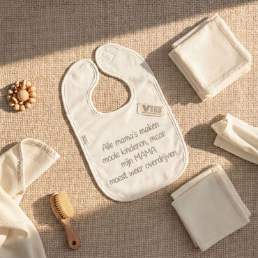 VIB Bavoir "Alle Mama's Maken Mooie Kinderen" White
