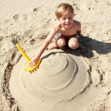 Set de plage Quut pelle, râteau et tamis jaune