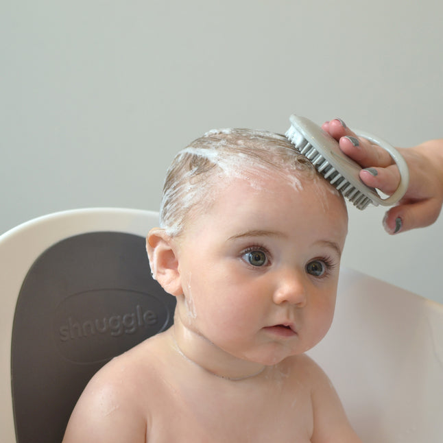 Shnuggle Brosse pour bébé en silicone gris