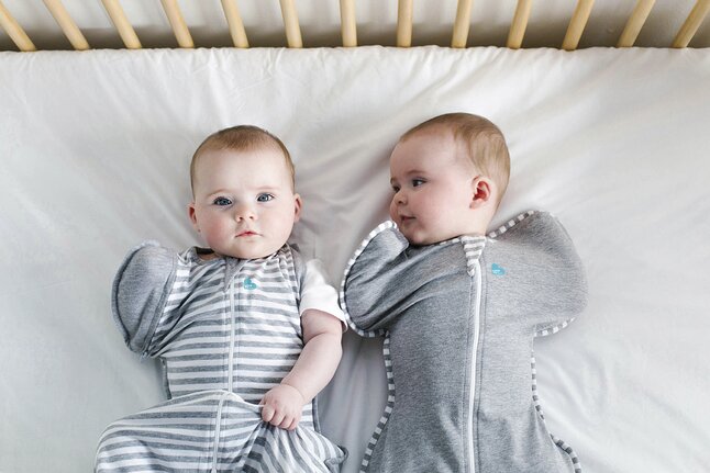 Love to Dream Sac d'emmaillotage / Sac de couchage Swaddle Up Original Stripe TOG 1,0 Grey 70 cm