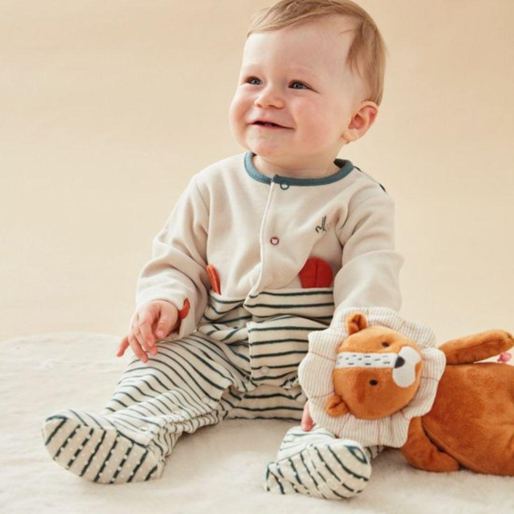 Noukies Pyjama Little Raccoon velours à rayures 1M sable