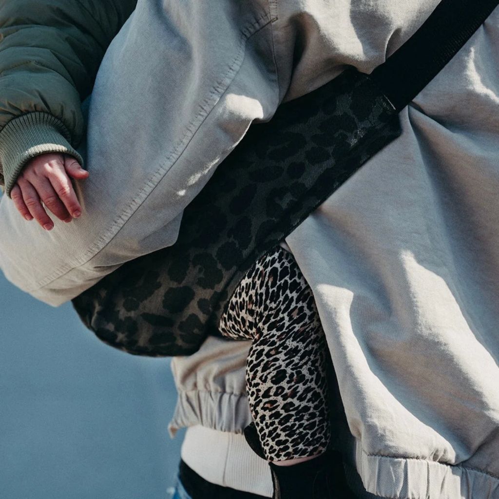 Wildride Draagzak Toddler Swing Carrier Leopard Grey