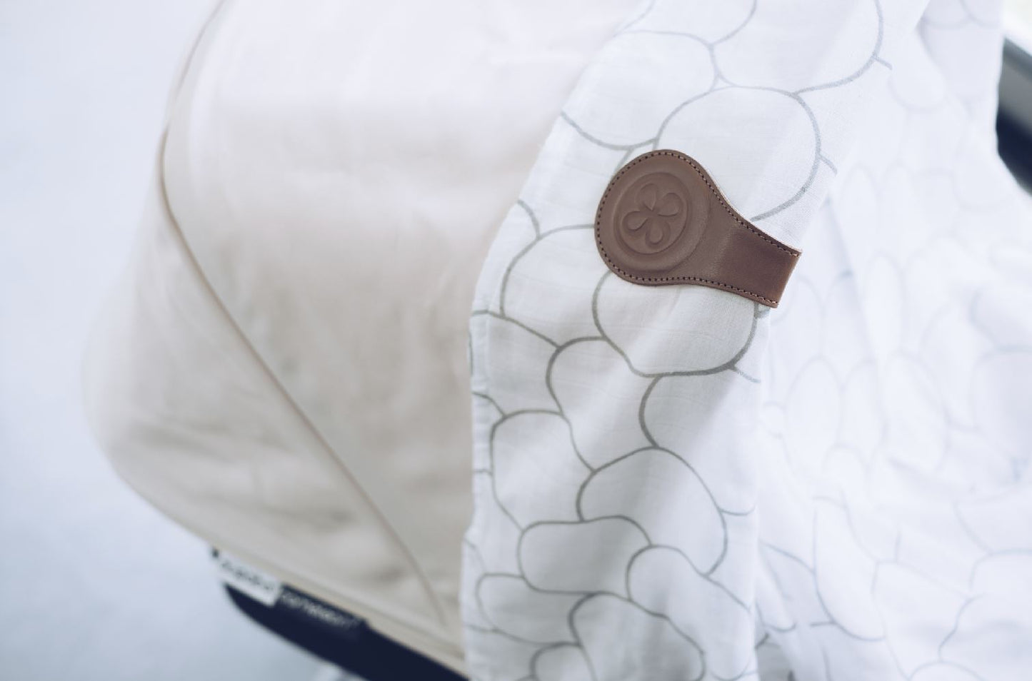 Cloby Attache pour poussette/poussette canne Swaddle Clips cognac/gris