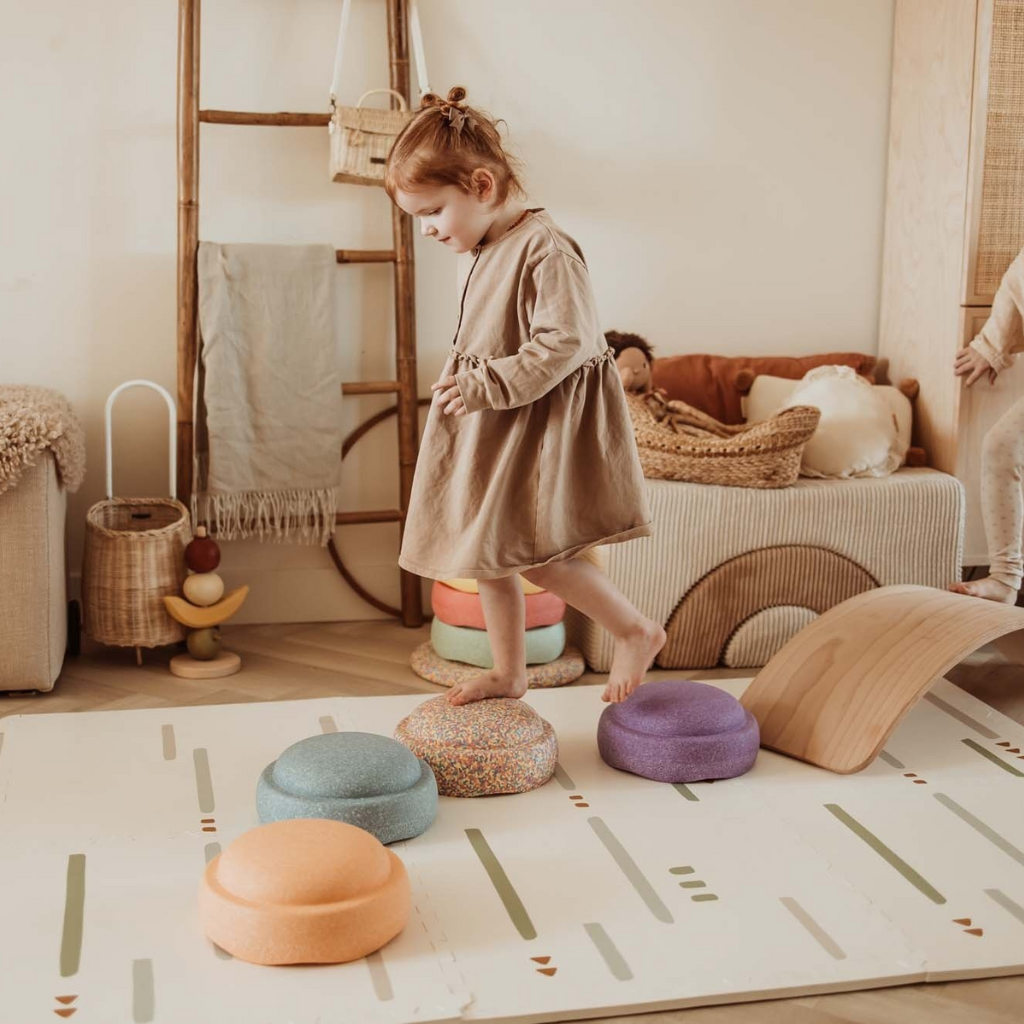 Play and Go Tiloo farm puzzlemat, storage box, and mini house