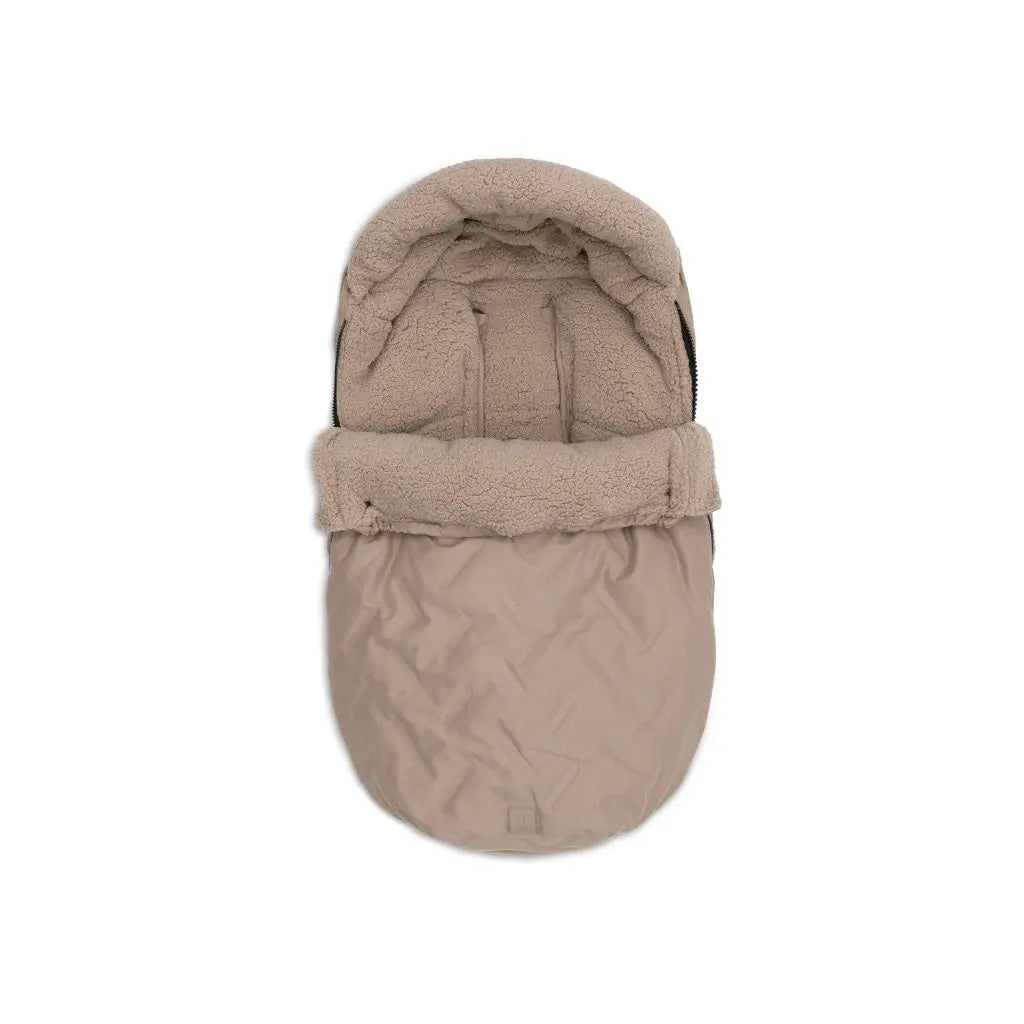Jollein Voetenzak groep 0+ 3/5 punts gordel Embossed Milky Coffee