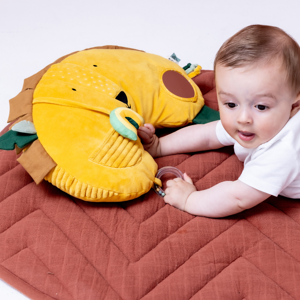 Trixie Baby Tummy time kussen Mr. Lion geel