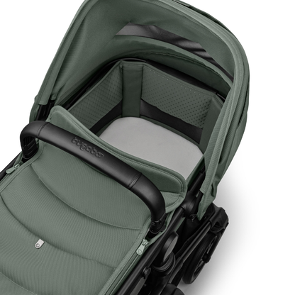 Bugaboo Kinderwagen Fox 5 Renew met draagmand Black / Forest Green