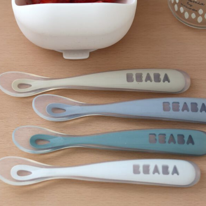 Béaba Set van 4 siliconenlepels Pebble / Sky blue / Baltic Blue / Clay