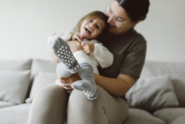 KipKep Paire de chaussettes Antidérapantes Grey 12 à 18 mois