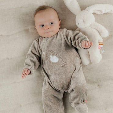 Noukie's Pyjama Fluweel Seal beige uniseks