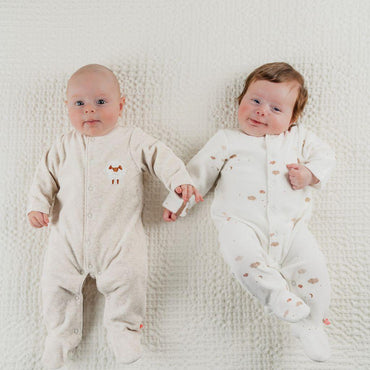 Noukie's Set van 2 pyjamas in Fluweel Fluffy  uniseks