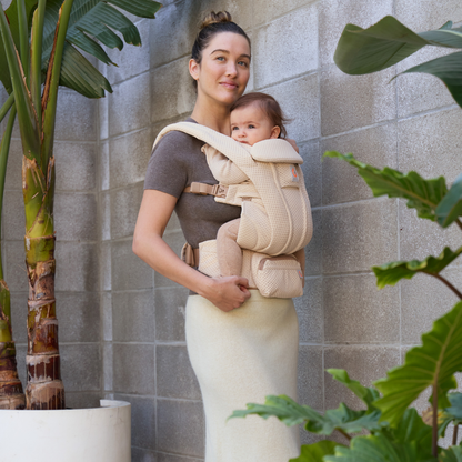 Ergobaby Porte-bébé Omni Deluxe Mesh Natural Beige