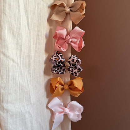 Busy Lizzie Haarclip met Kleine Strik Peach
