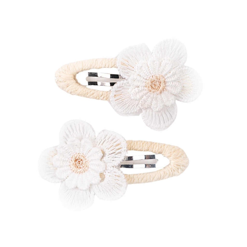 Busy Lizzie Barrettes avec fleurs brodées Beige – 2 pièces
