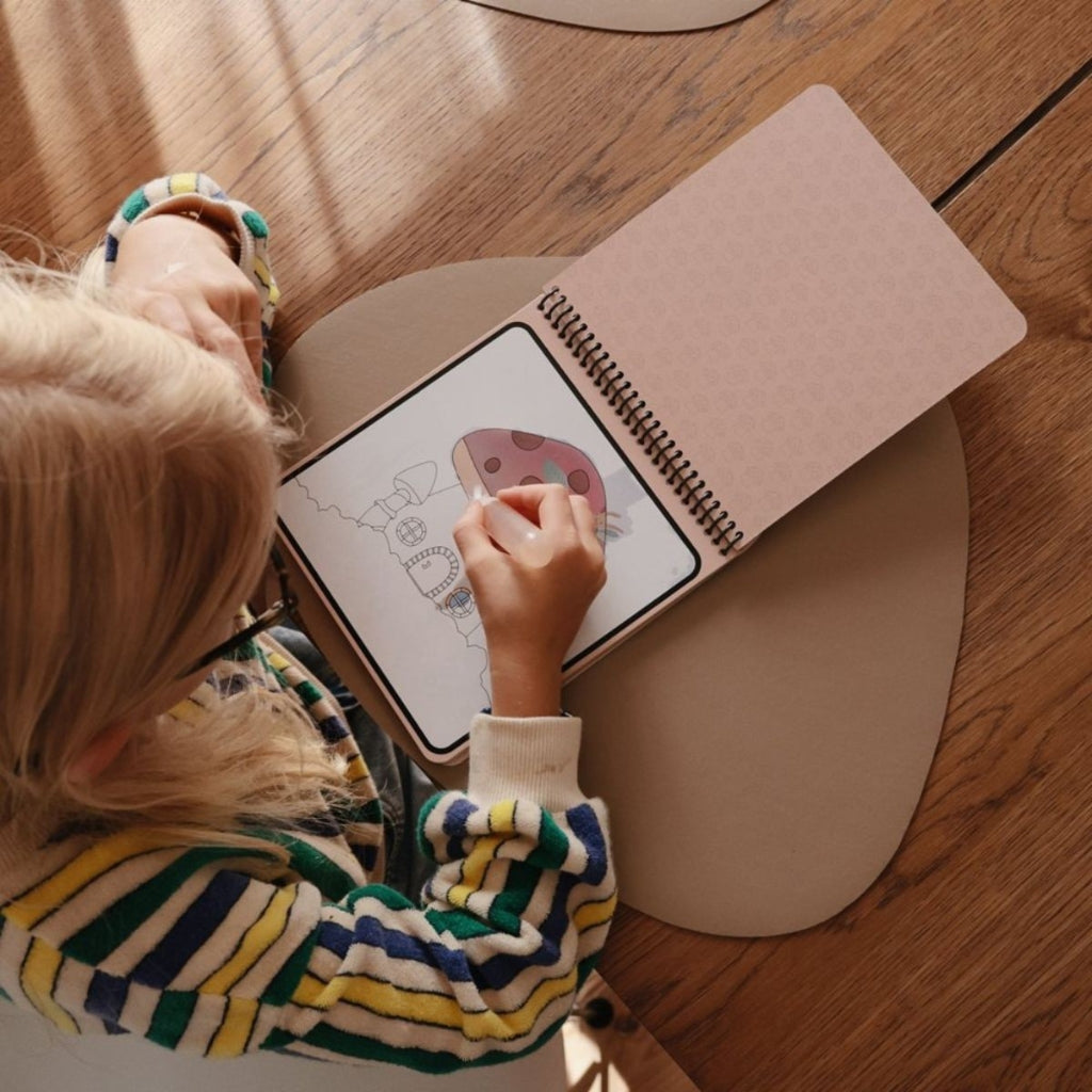 Mushie Herbruikbaar Waterverfboek Voertuigen Blauw