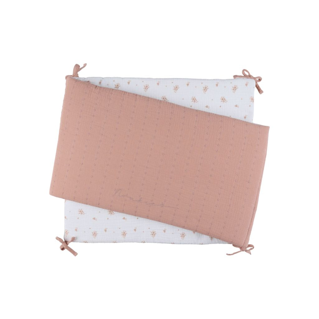 Noukie's Tour de lit Bio Mousseline Vintage Flowers Rose, Blanc