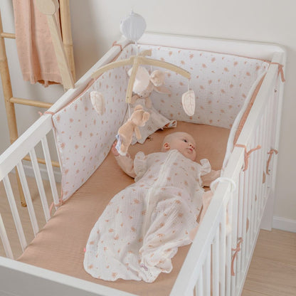 Noukie's Tour de lit Bio Mousseline Vintage Flowers Rose, Blanc