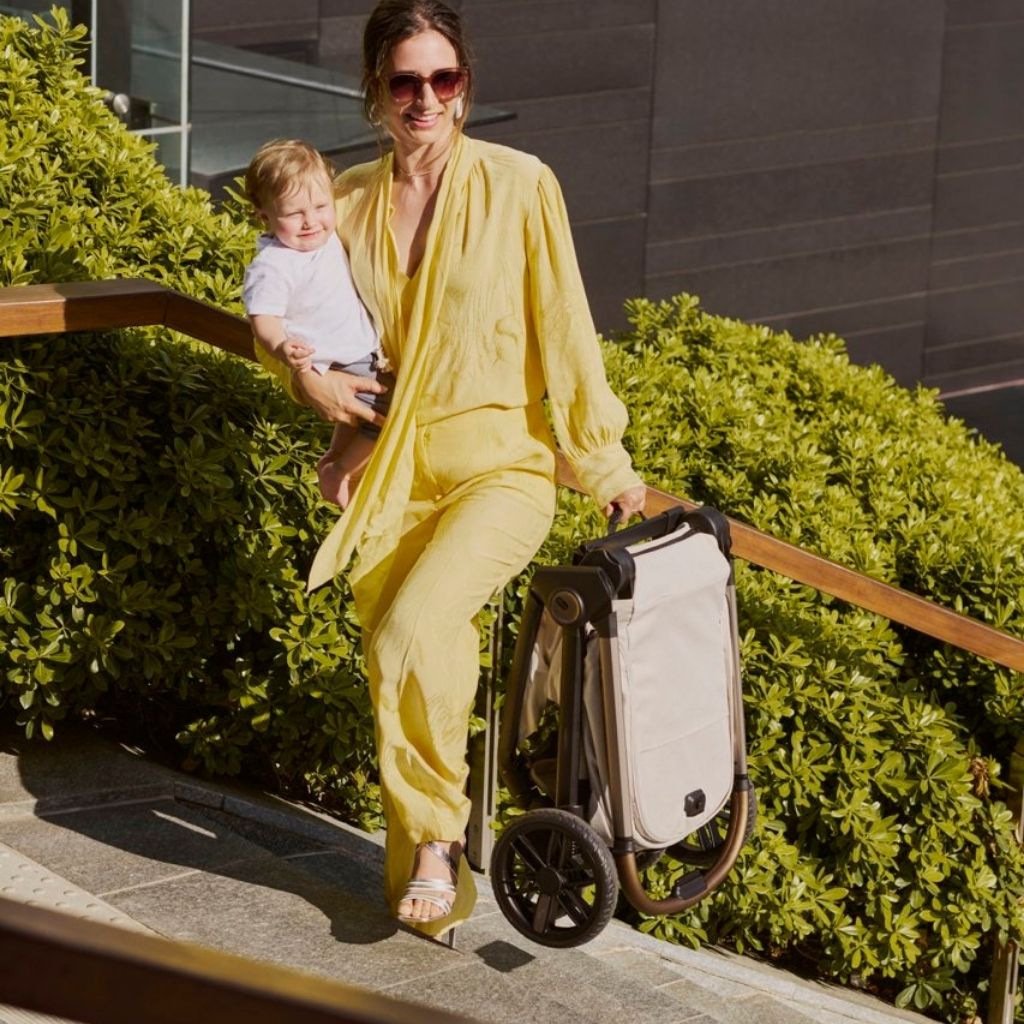 Chicco Poussette Bellagio 2 avec adaptateurs Caramel