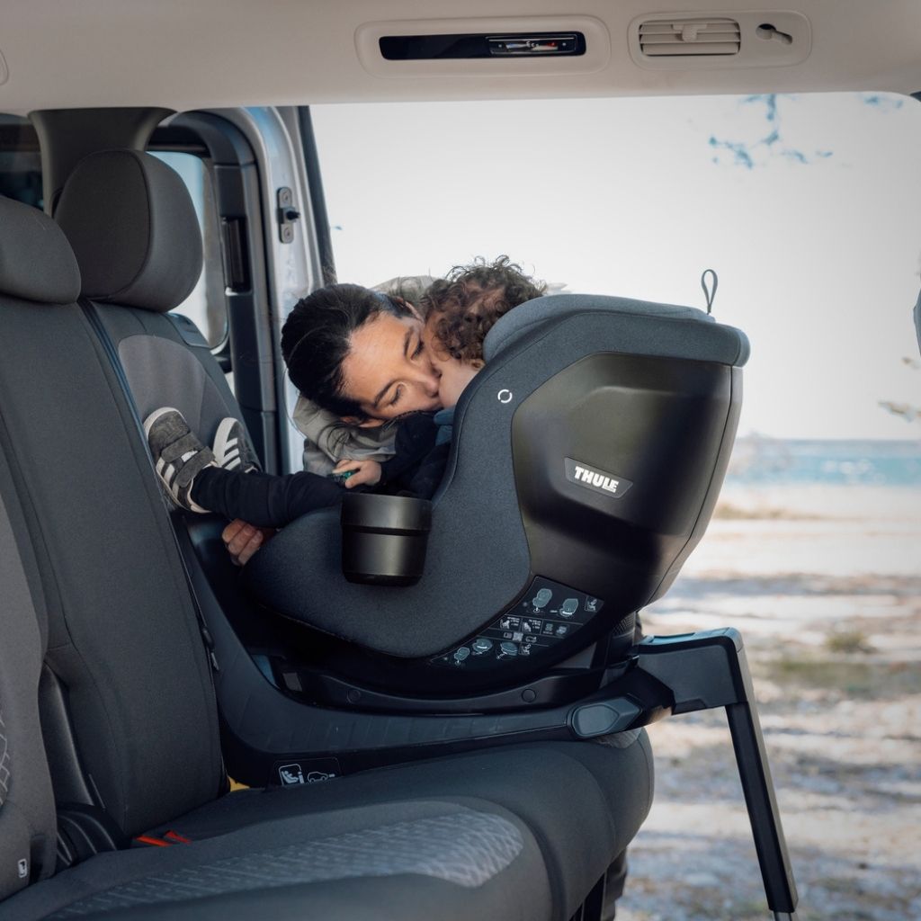 Thule Autostoel Groep 1 Elm Connect 360 Darkest Blue