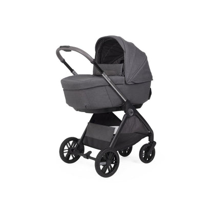 Chicco  Poussette 3-en-1 Trio Bellagio Black Satin + Nacelle Flexi Black Satin +  Siège Auto Portable Groupe 0+ First Seat Recline i-Size Black Satin + Base i-size 360° 