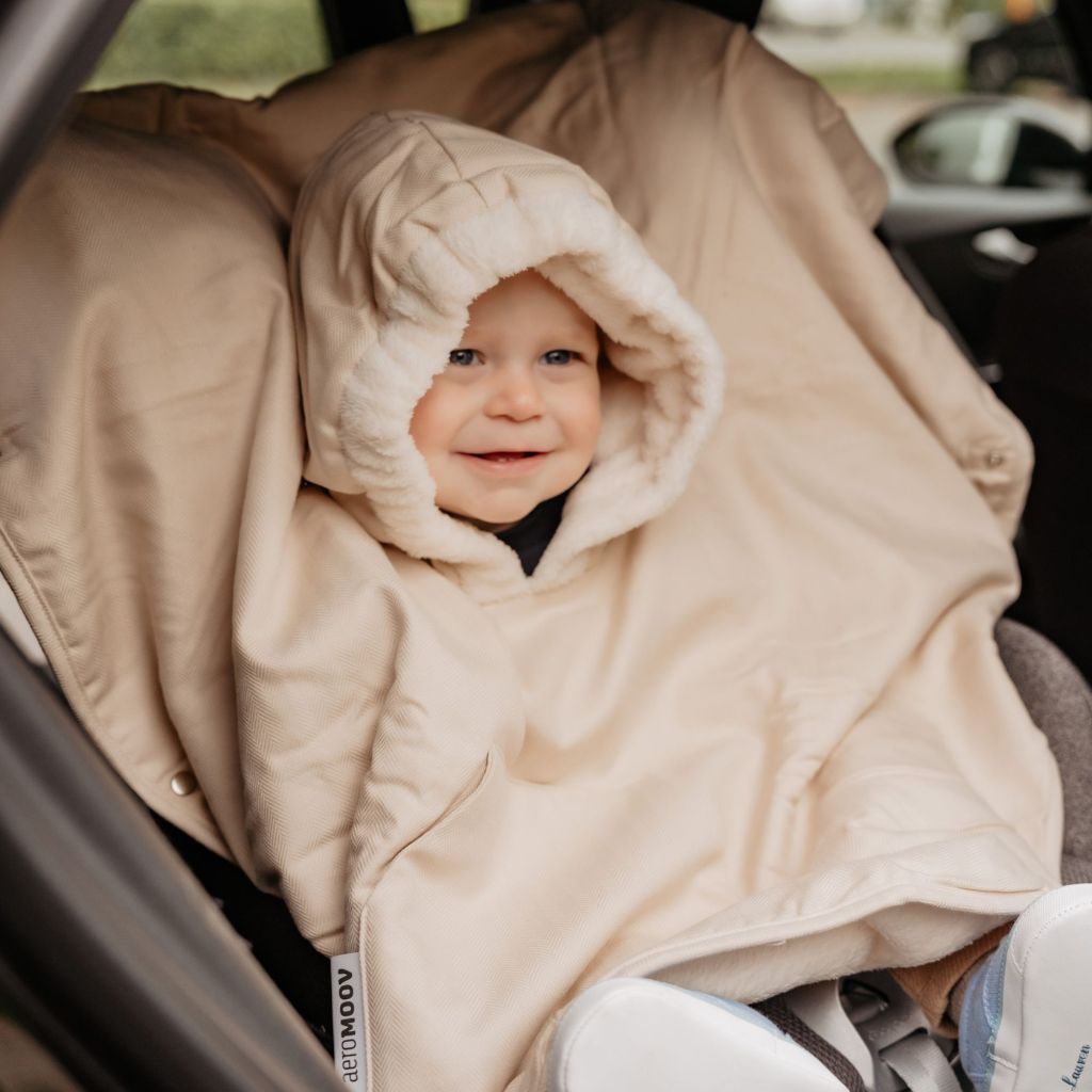 AeroMoov Winter Poncho Chevron Cream