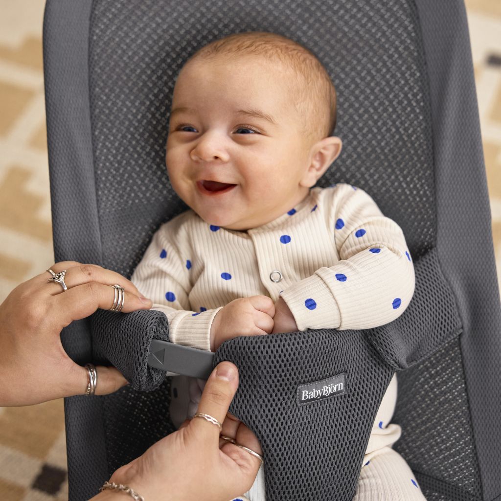 BabyBjörn Relax Mesh Dark Grey