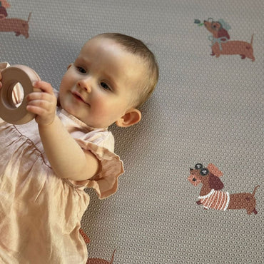 Little Gem Speelmat Sausage Squad Beige 100 x 140 cm