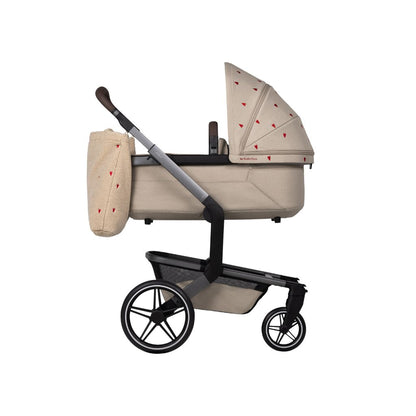 Joolz x Studio Noos 2-en-1 Poussette Day5 Sandy Taupe / Red Hearts + Nacelle Sandy Taupe / Red Hearts + Mom Bag Red Hearts
