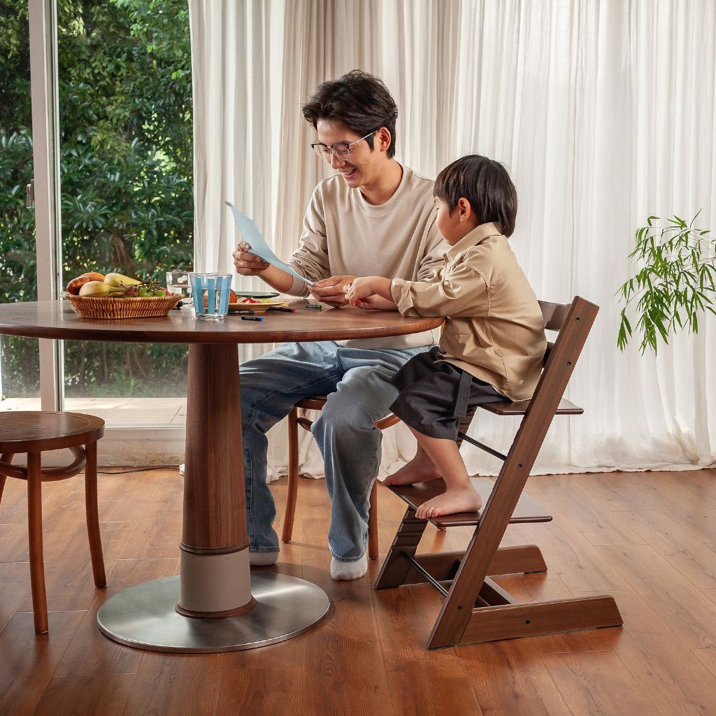 Stokke® Chaise Haute Tripp Trapp® Signature Walnut
