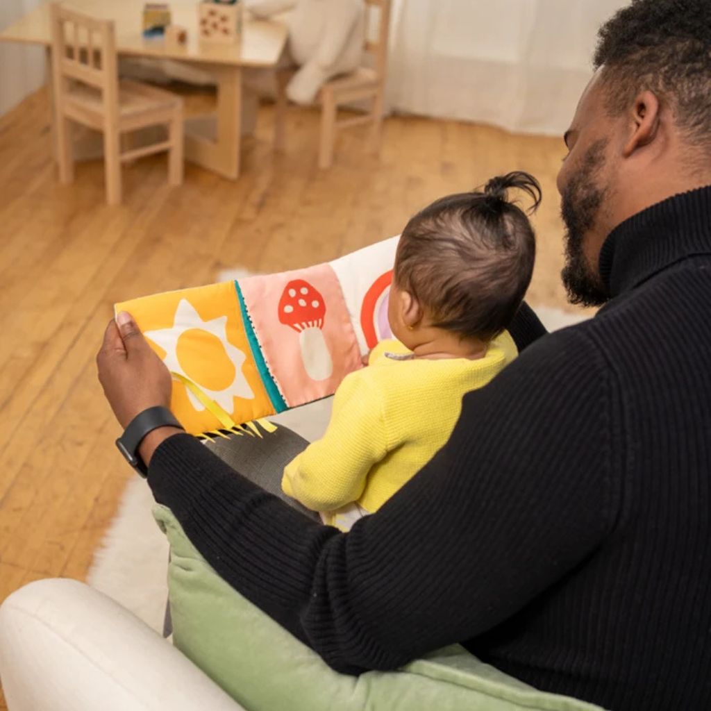 Manhattan Toy Wimmer Livre d'activités Cherche Et Coucou Multi 
