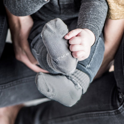 Chaussettes antidérapantes KipKep Pebble Grey – 2 paires