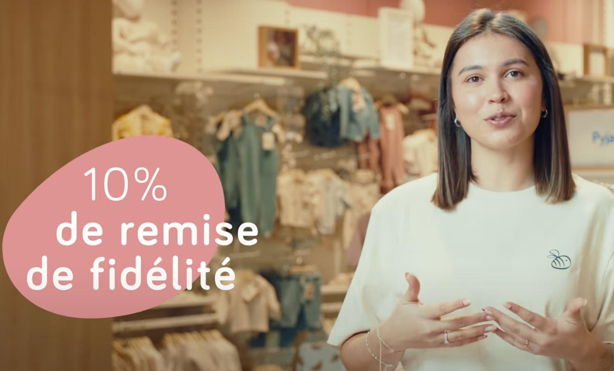 Charger la vidéo : Devenez membre de la <b>Dreambaby Family</b> et profitez de jolis extras en tant que client fidèle. Bénéficiez d'une remise de 10 % de fidélité et laissez-vous gâter avec des offres exclusives et des cadeaux. Découvrez déjà tous vos avantages pour un départ en douceur !