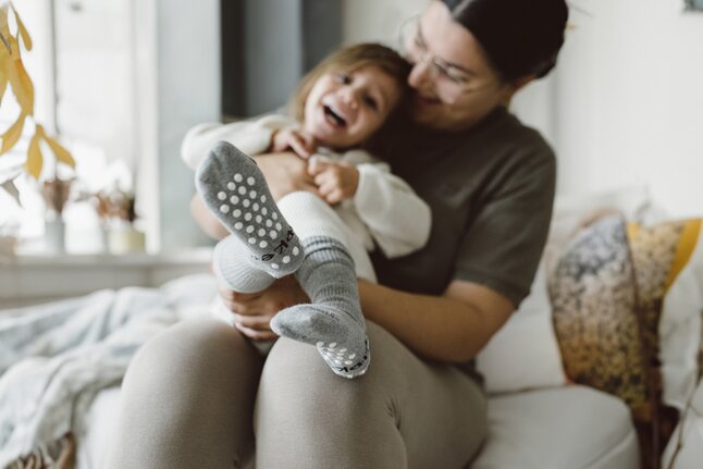 KipKep Paire de chaussettes Antidérapantes Grey 12 à 18 mois