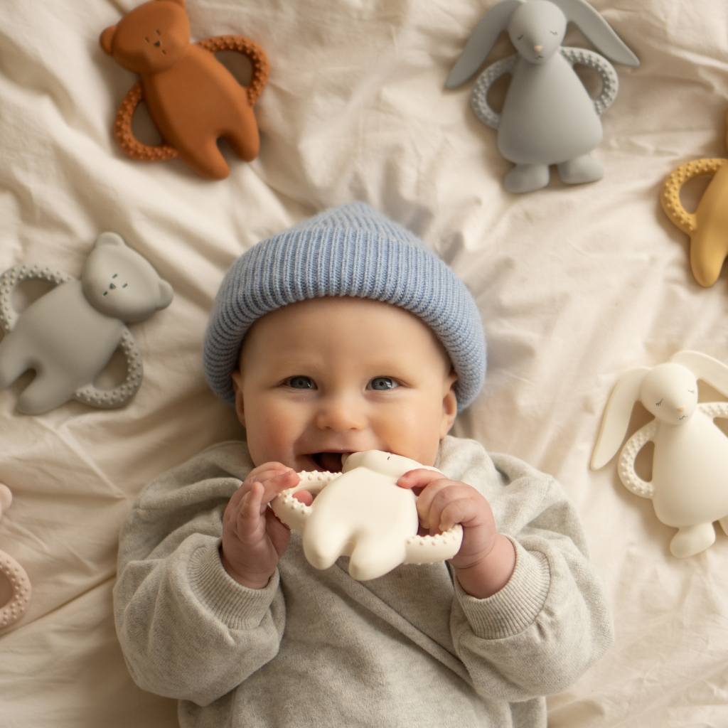 Moonie Teether Bear Sand Nature