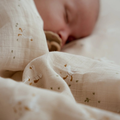 Little Dutch Swaddle doek hydrofiel Little Goose beige 120 x 120 cm