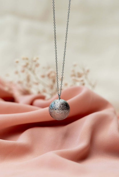 Proud Mama Collier Bola Luna Silver