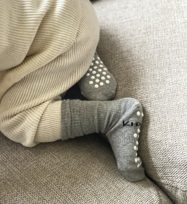 KipKep Paire de chaussettes Antidérapantes Grey 12 à 18 mois