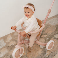meisje op loopfiets dreambaby